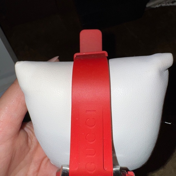 Gucci Swiss Dive Red Rubber Strap Watch - Picture 7 of 10